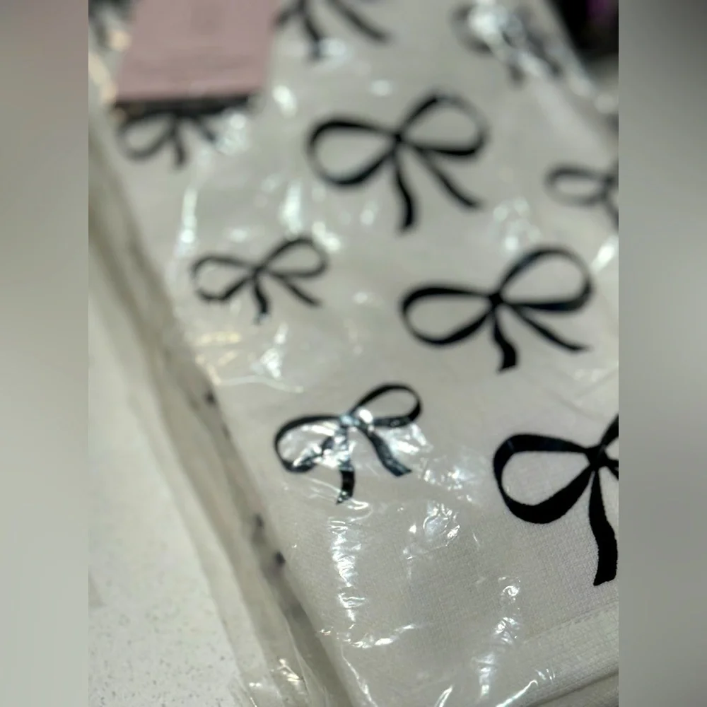 Rachel Zoe BOW Kitchen Towels - Picture 2 of 7